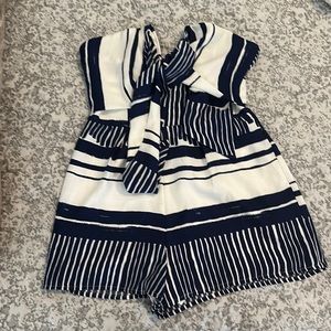 Lulu’s tie front romper